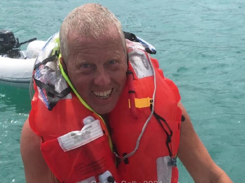 Inflatable life jackets and&nbsp;MOB1